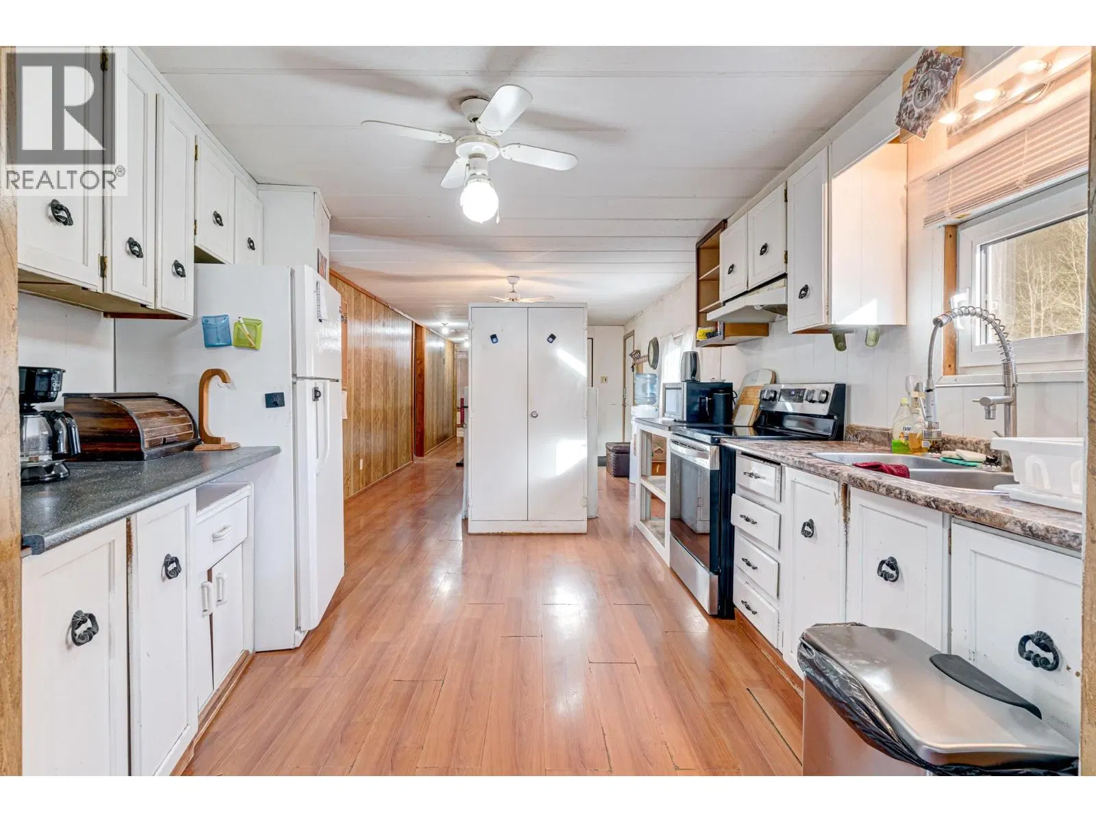 Photo 3 of 27 at 1191 MATEVIC Road