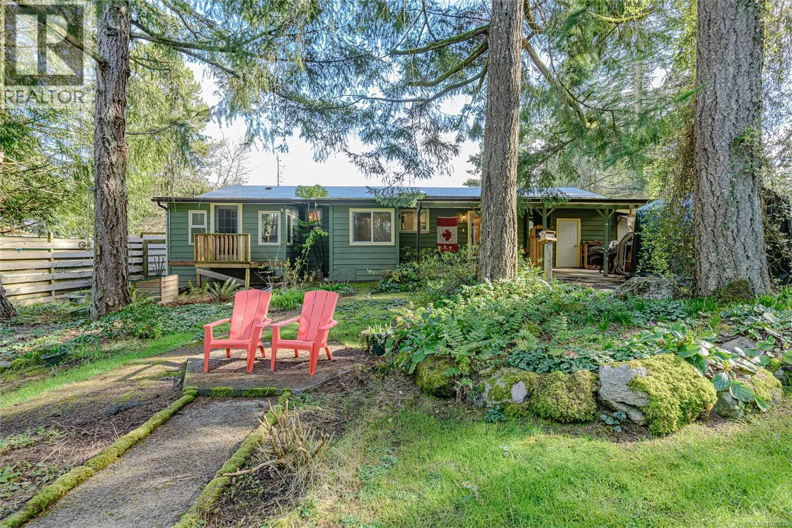 Photo 2 of 42 at 126 Maliview Drive