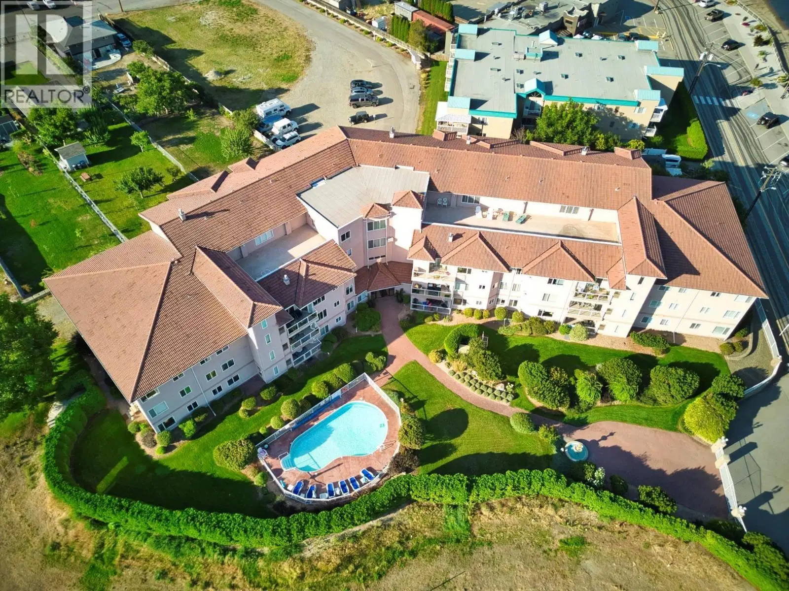 #100 – 6805 Cottonwood Drive