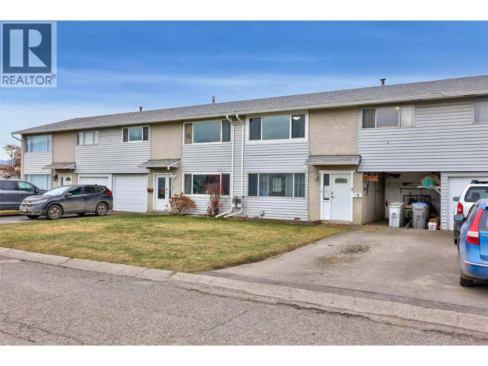 Photo 2 of 30 at #3 – 800 Valhalla Drive