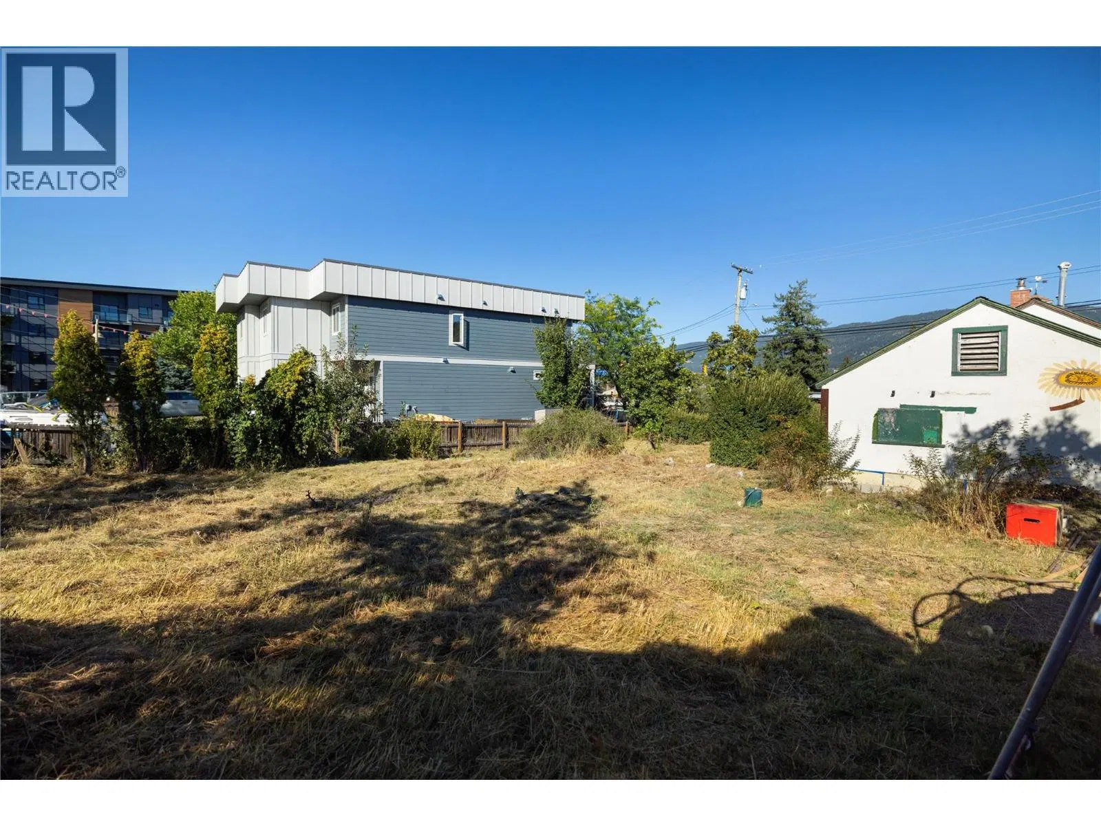 Photo 4 of 7 at 3902 Alexis Park Drive