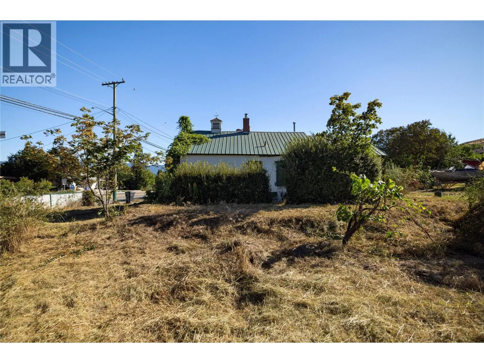 Photo 5 of 7 at 3902 Alexis Park Drive