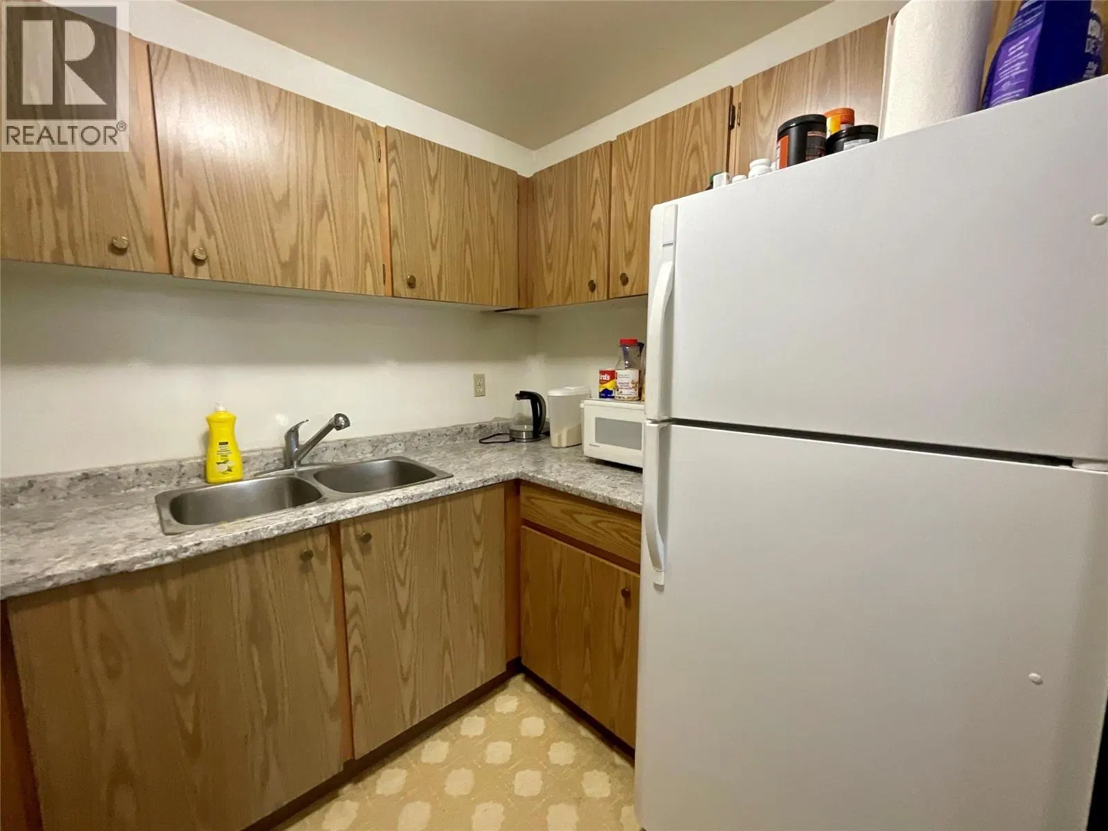 Photo 3 of 13 at #204 – 185 Chamberlain Crescent