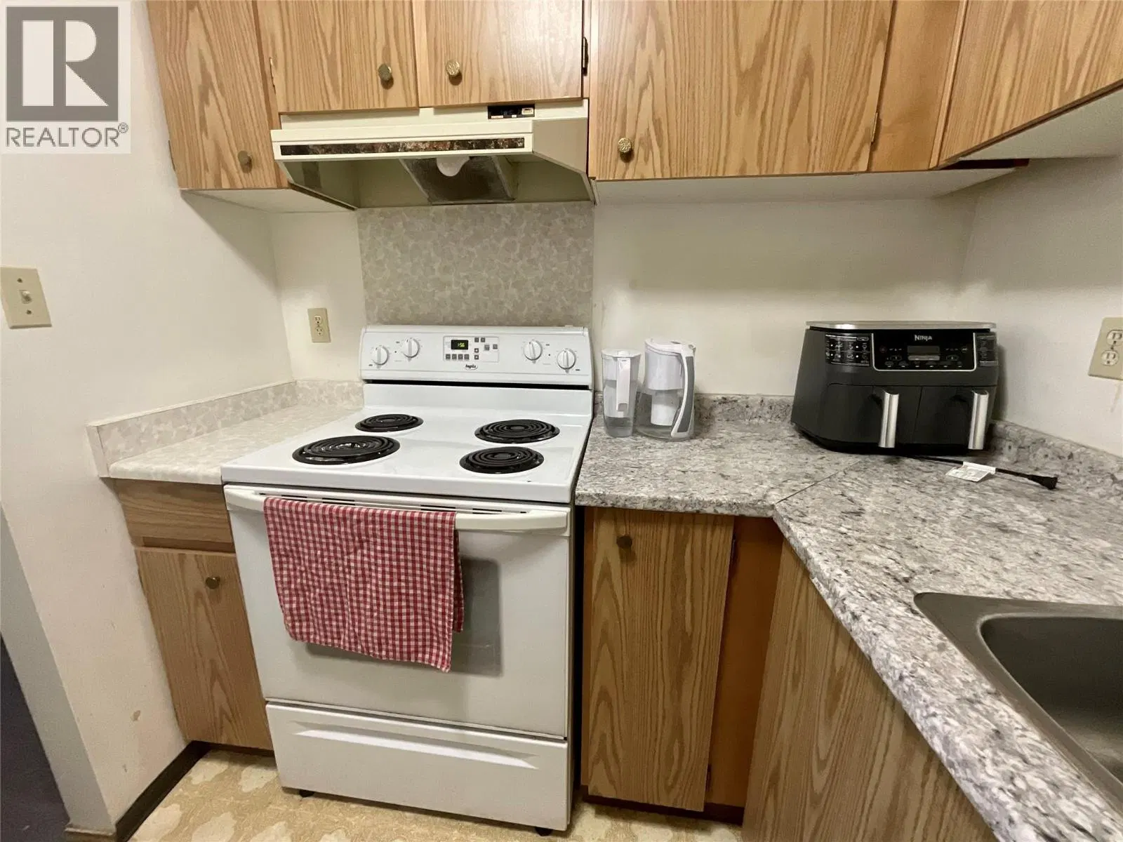 Photo 5 of 13 at #204 – 185 Chamberlain Crescent