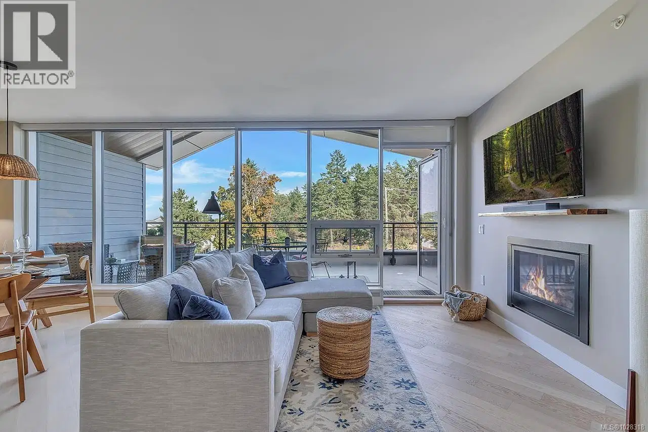 #506 – 3529 Dolphin Drive