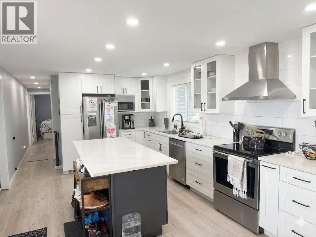 Photo 1 of 7 at #102 – 1860 Boucherie Road