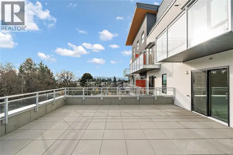 #307 – 1102 Esquimalt Road