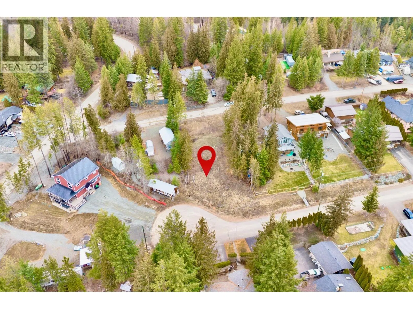 Photo 2 of 13 at 5258 Meadow Creek Crescent