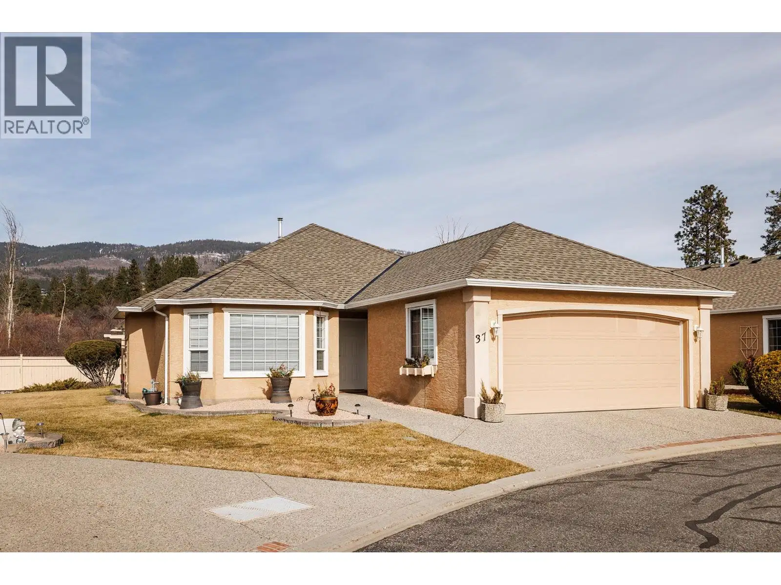 #37 – 2250 Louie Drive
