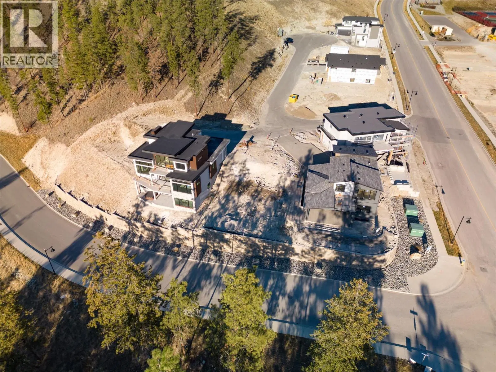 Photo 4 of 31 at 3417 Hilltown Close