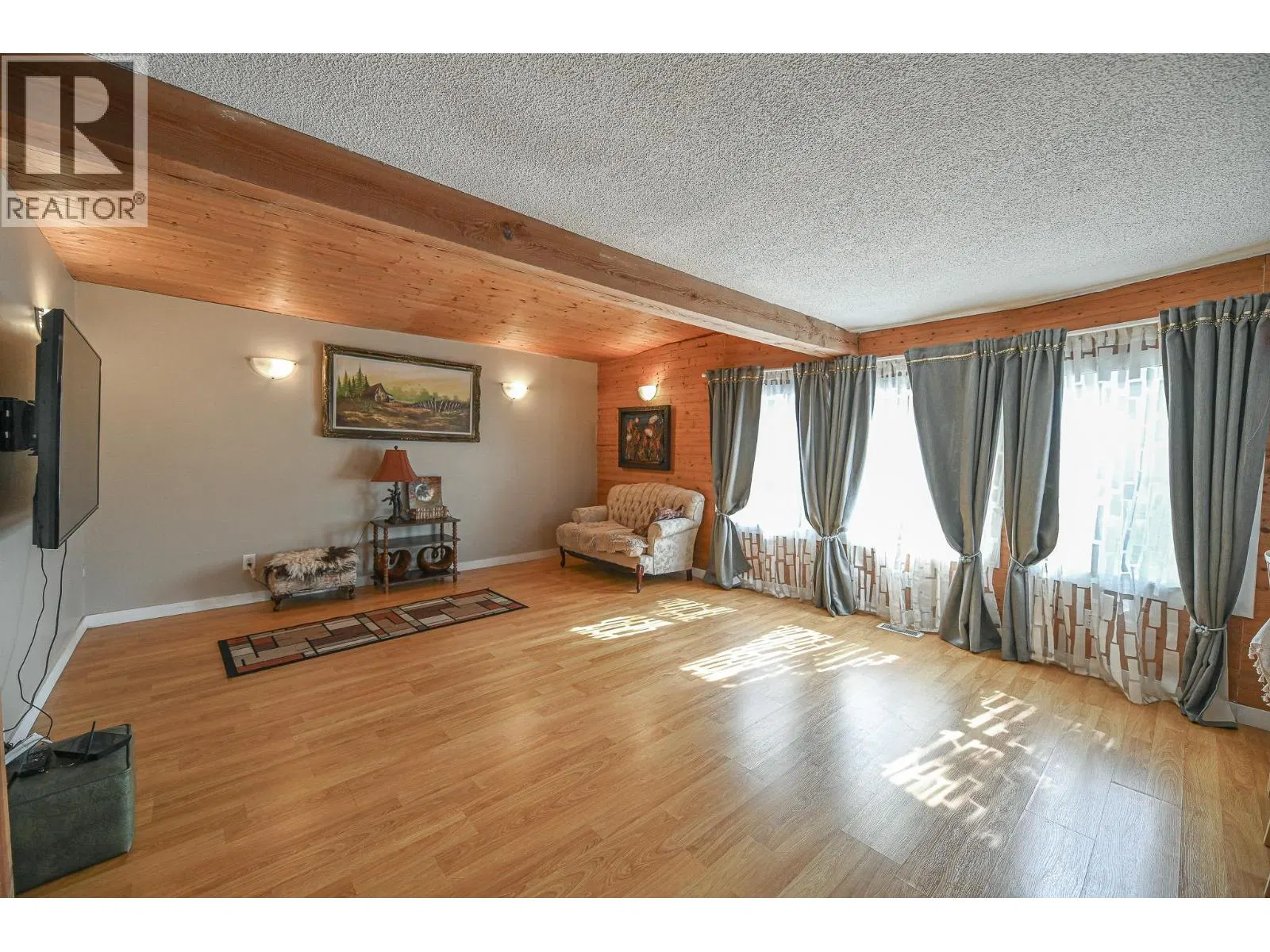 Photo 5 of 56 at 4981 Spruce Avenue