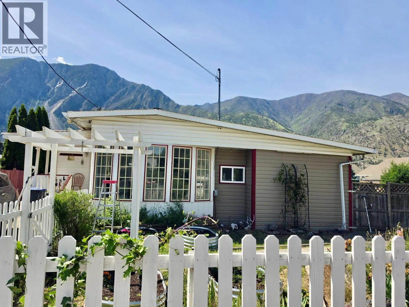 411 6th Avenue