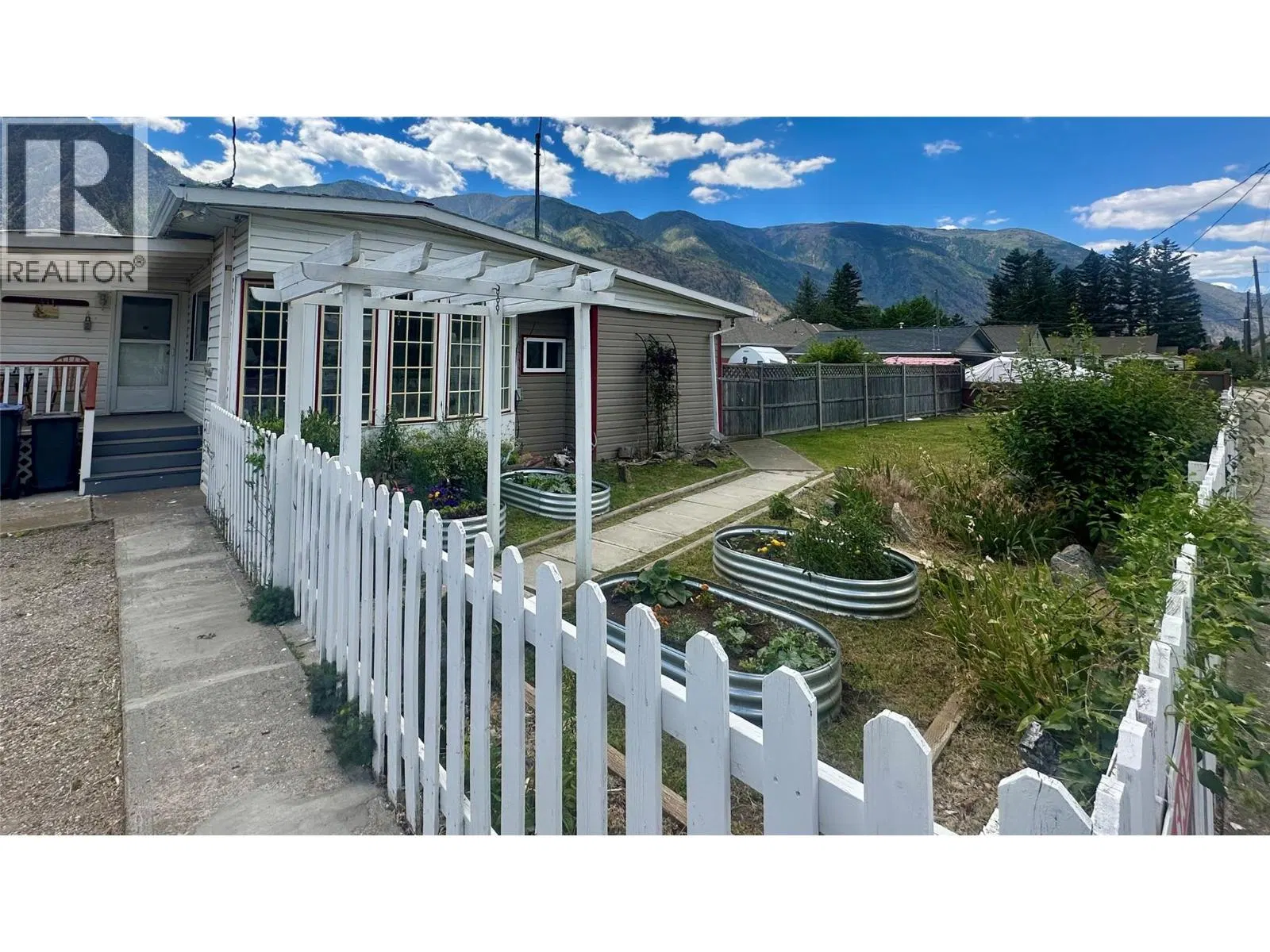 Photo 4 of 52 at 411 6th Avenue