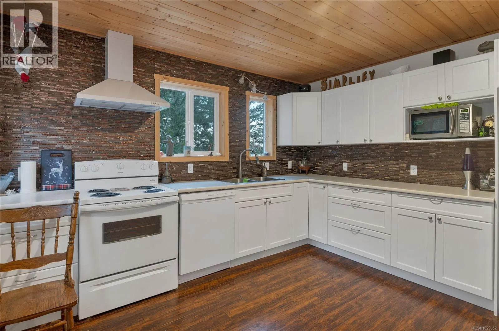 Photo 3 of 69 at #27A – 620 Helanton Road