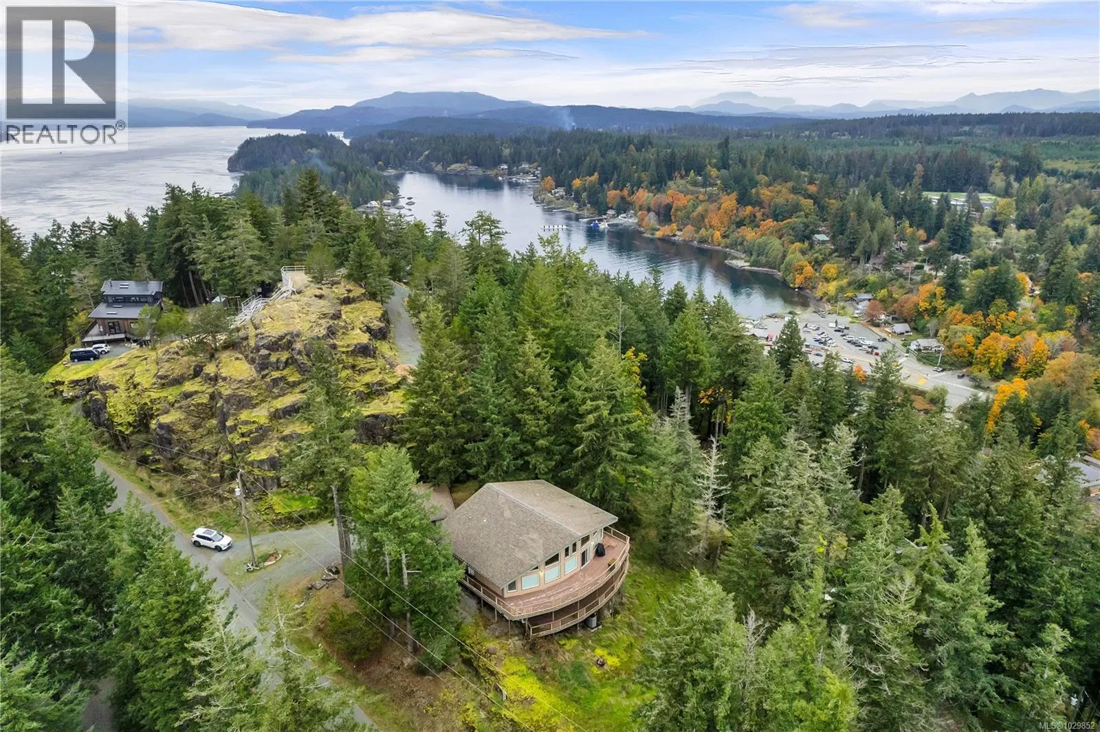 Photo 4 of 69 at #27A – 620 Helanton Road
