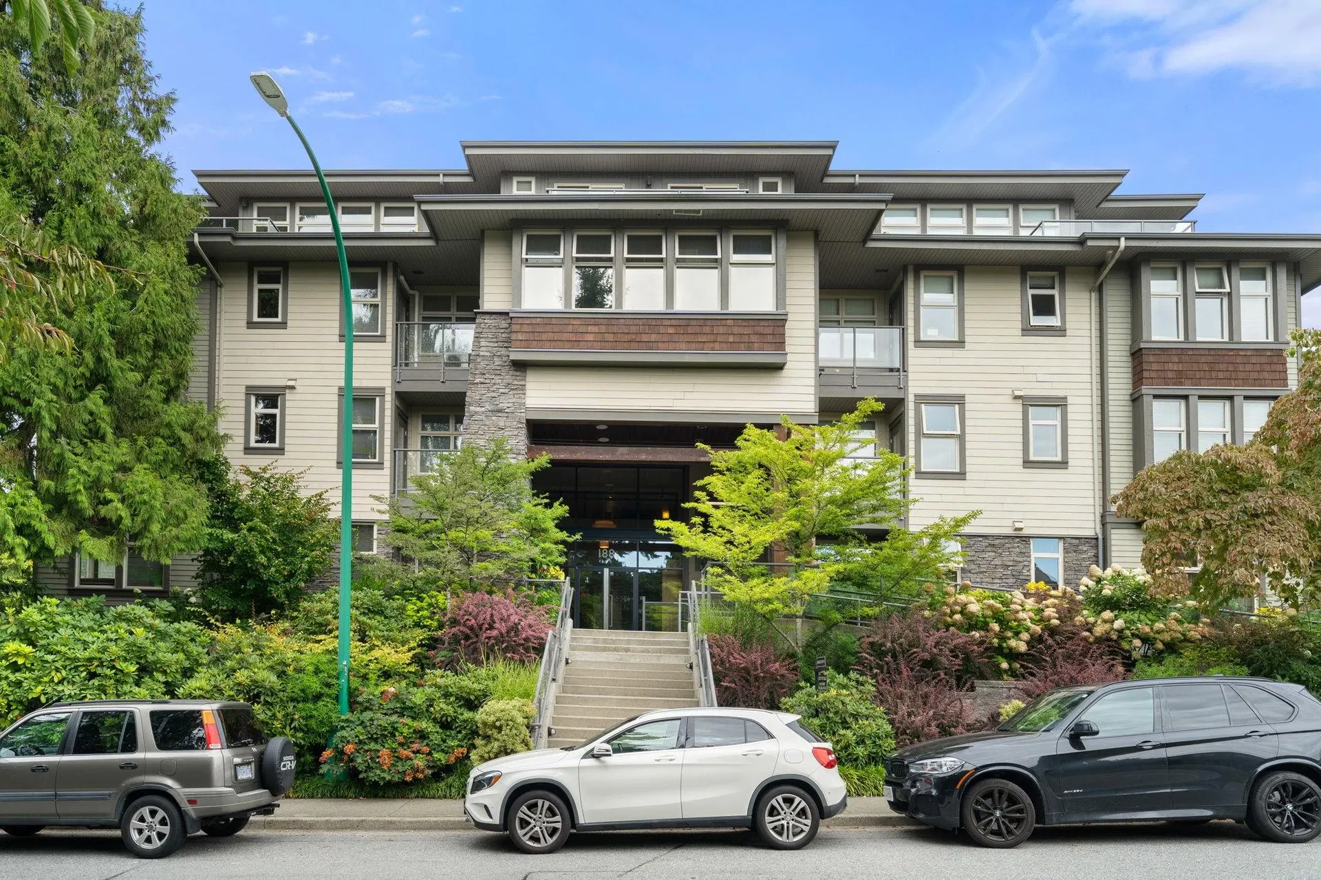 Photo 1 of 37 at #208 – 188 W 29 Street