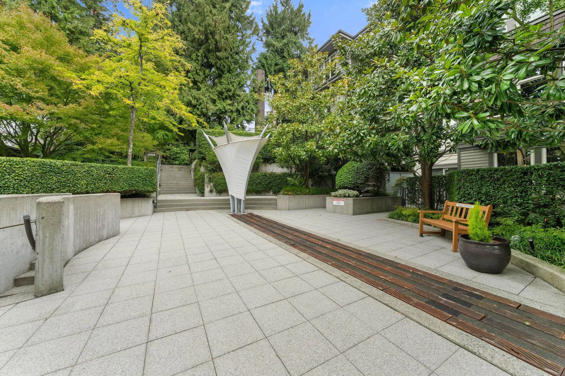 Photo 4 of 37 at #208 – 188 W 29 Street