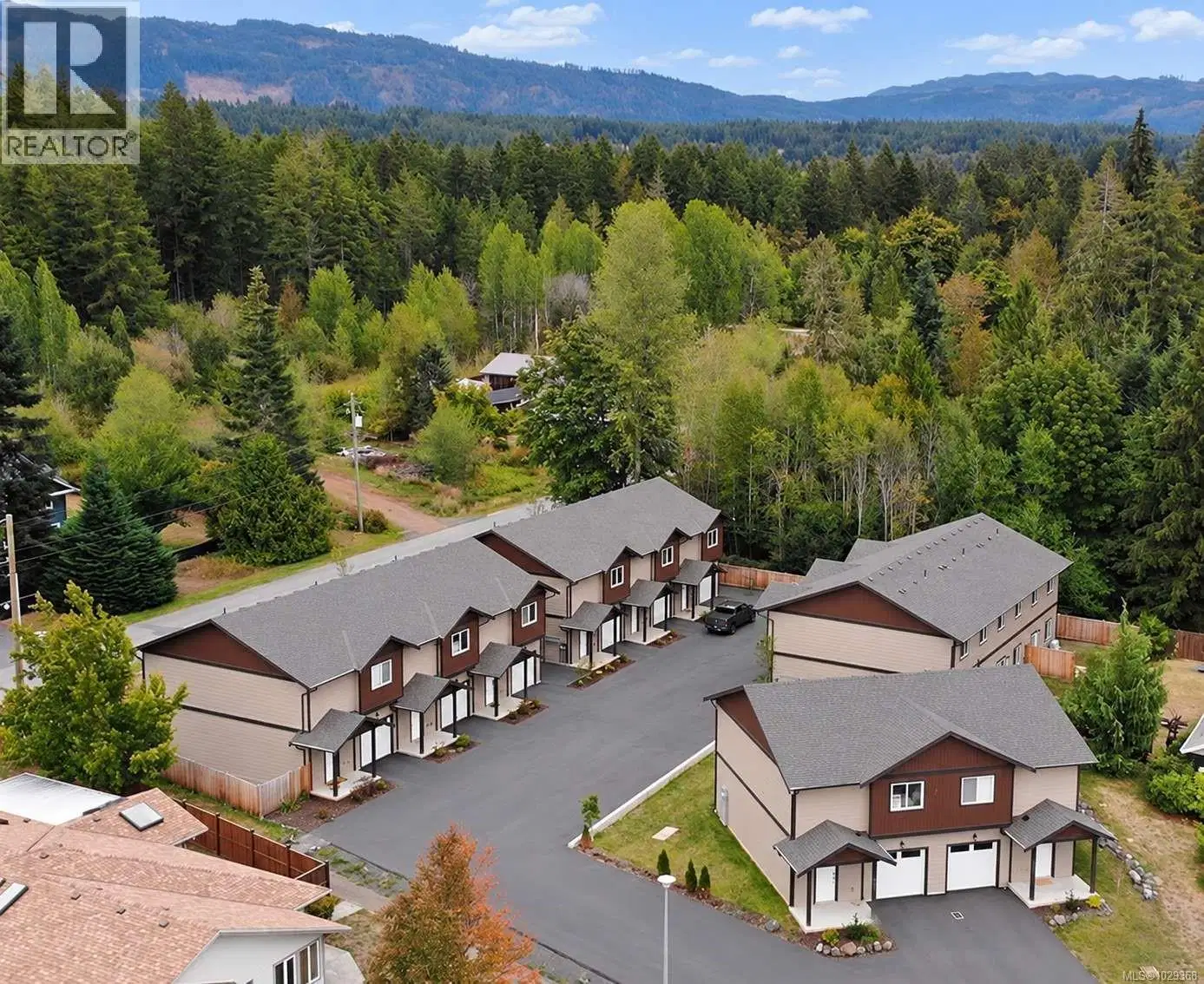 #104 – 5535 Woodland Crescent