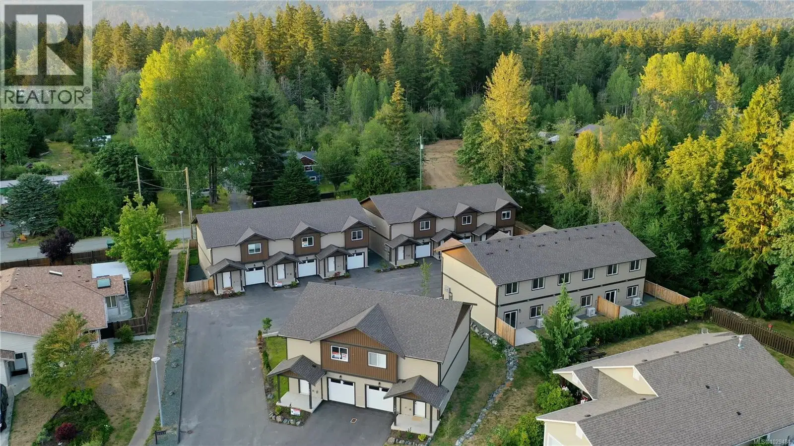 #107 – 5535 Woodland Crescent