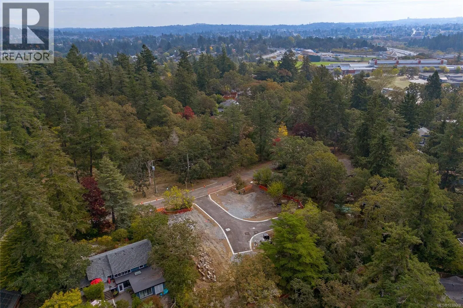Photo 4 of 10 at 3802 Madaric Place