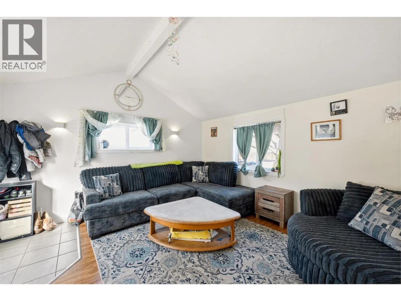 Photo 5 of 65 at 410 10TH Avenue