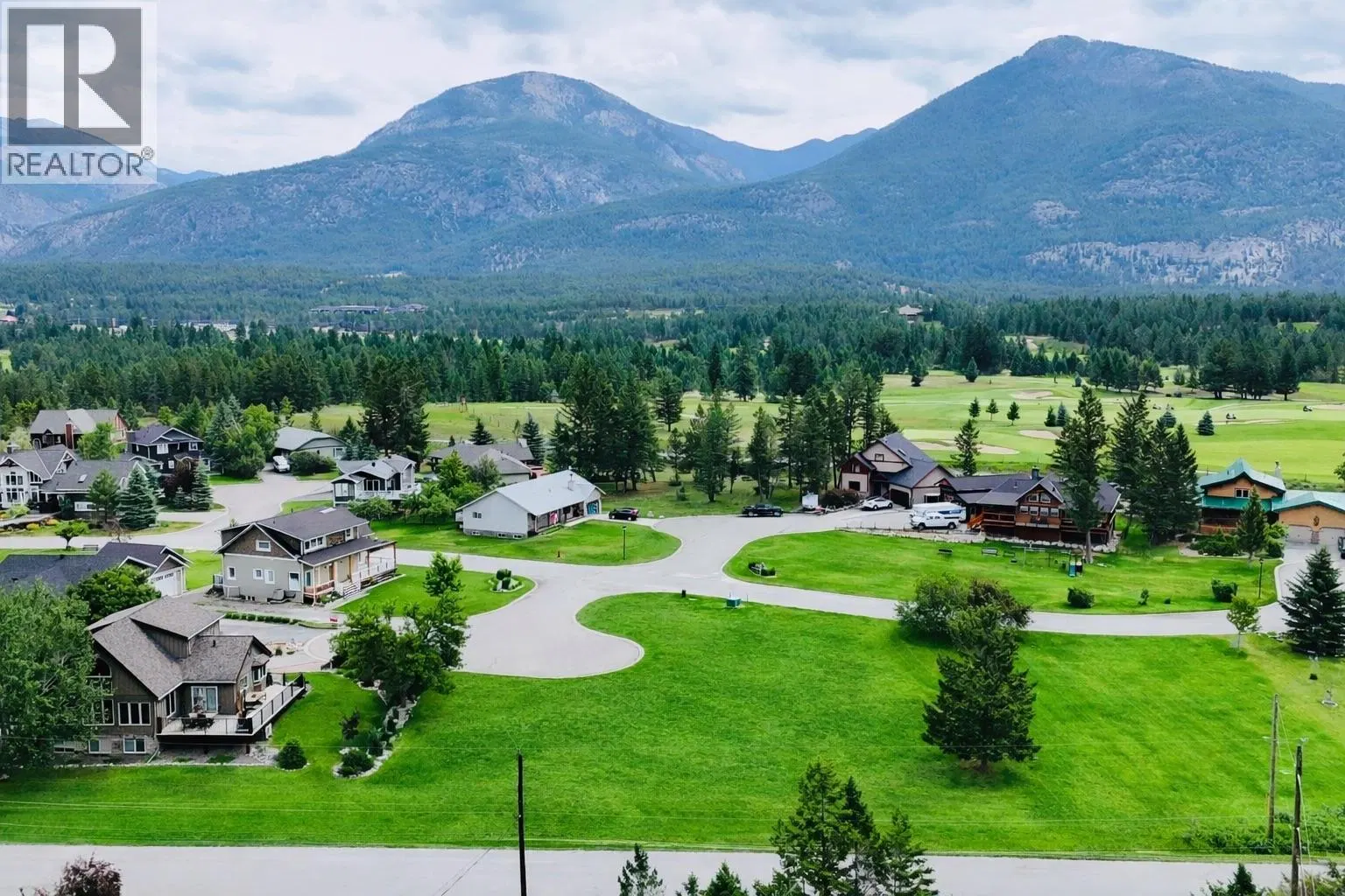 Photo 5 of 10 at #5 – 640 UPPER LAKEVIEW Road