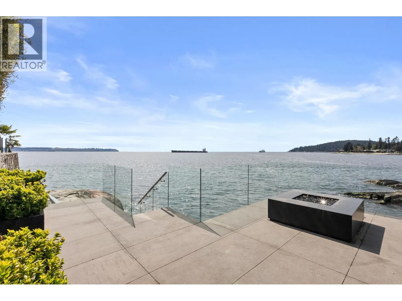 Photo 4 of 40 at 3906 MARINE Drive