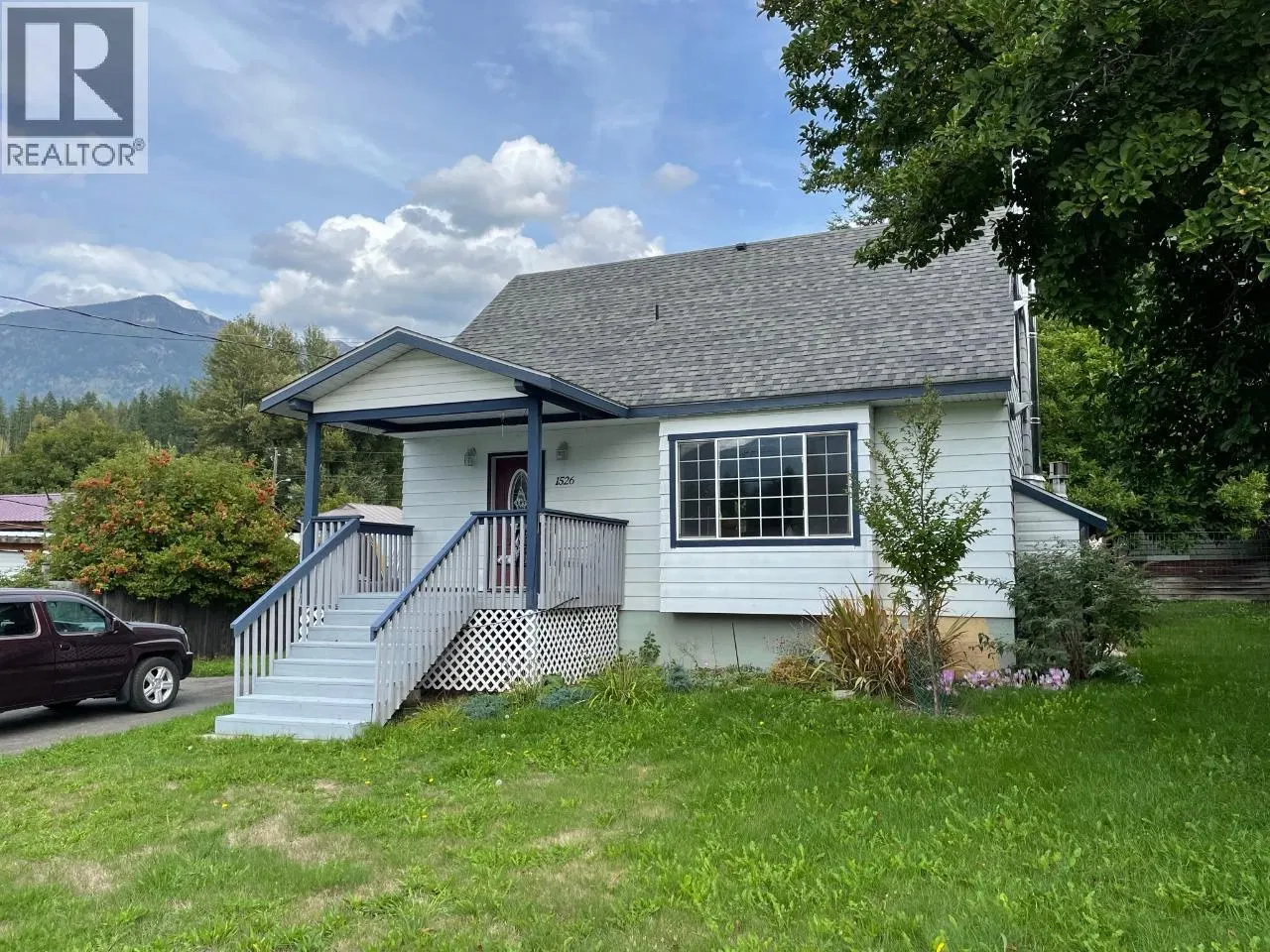 Photo 1 of 50 at 1526 EASTMAN Avenue