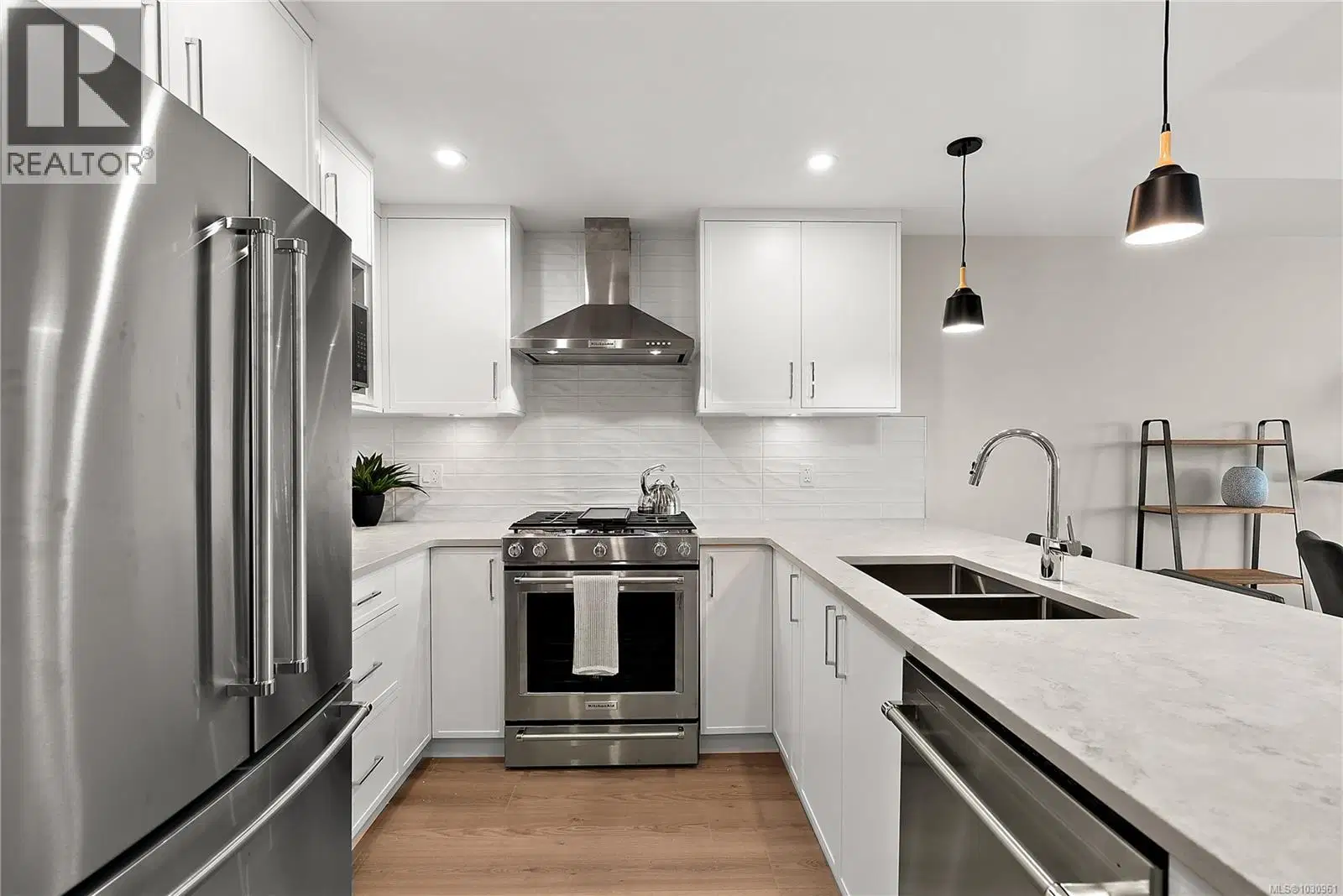 #404 – 2520 Hackett Crescent