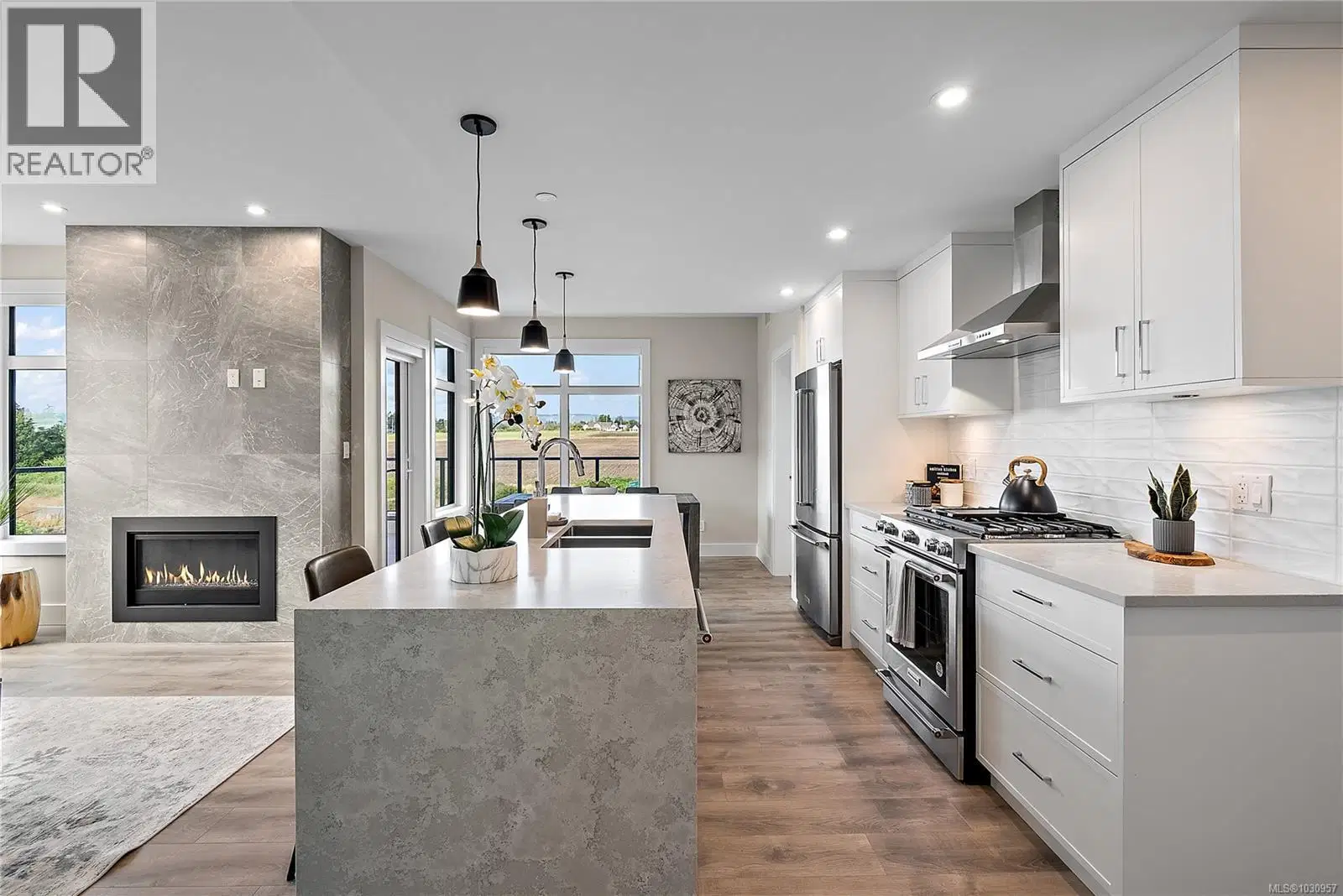 #309 – 2520 Hackett Crescent