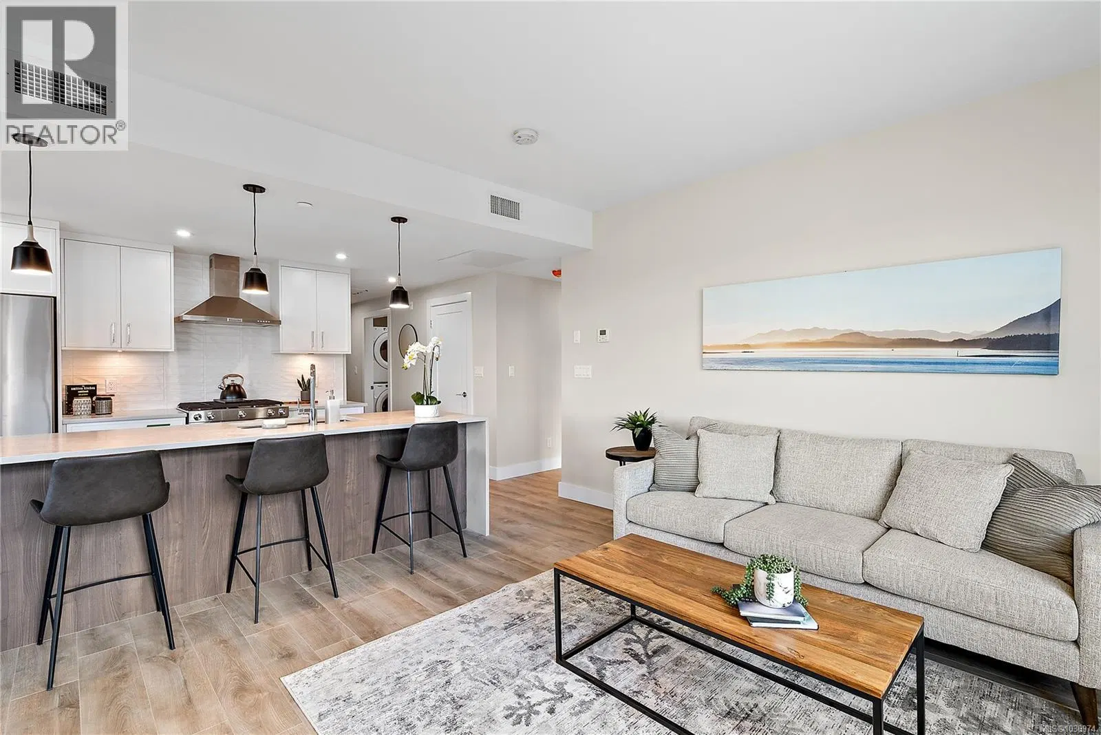 Photo 1 of 32 at #502 – 2520 Hackett Crescent