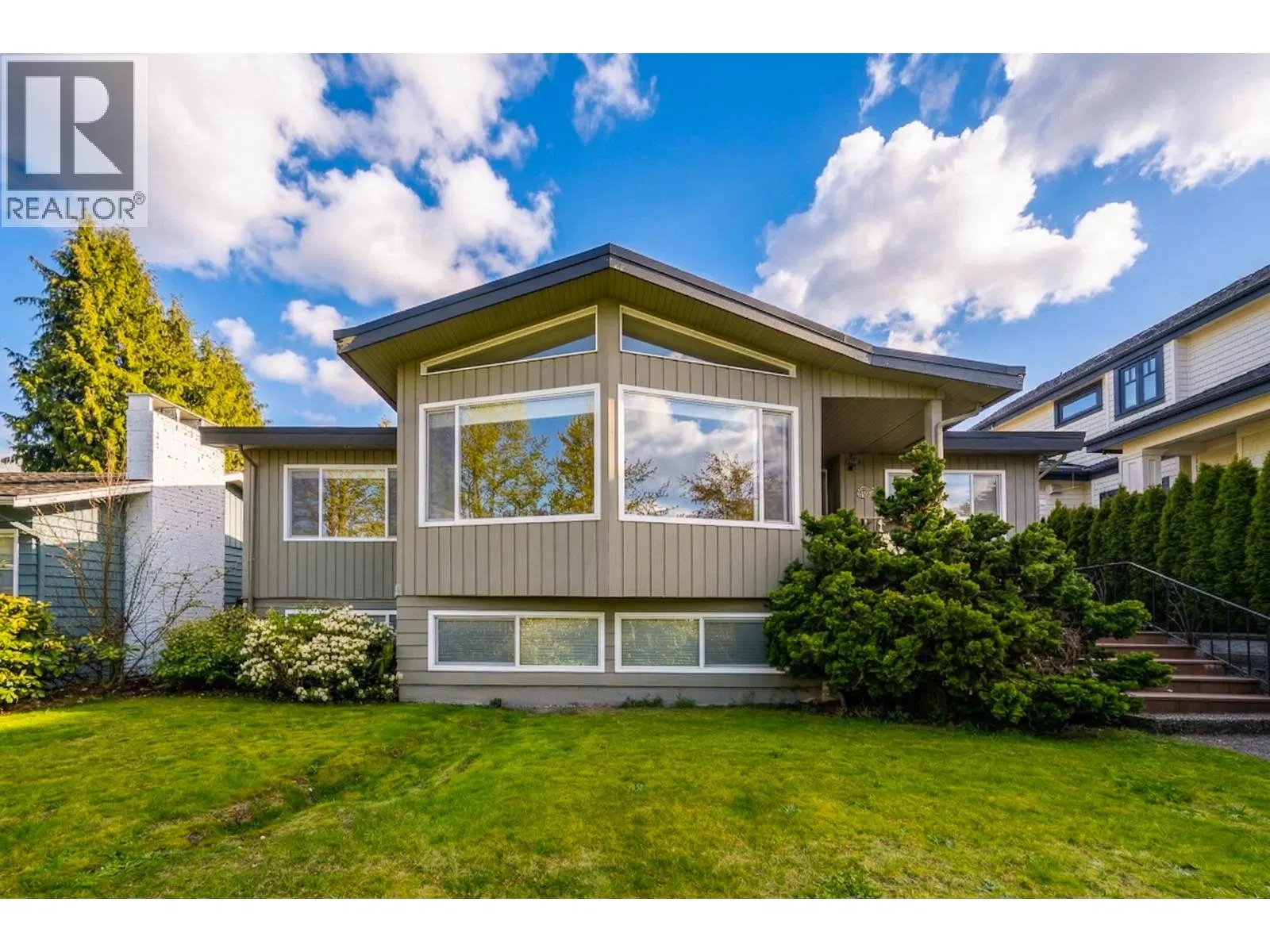 Photo 1 of 18 at 2244 West 32ND Avenue
