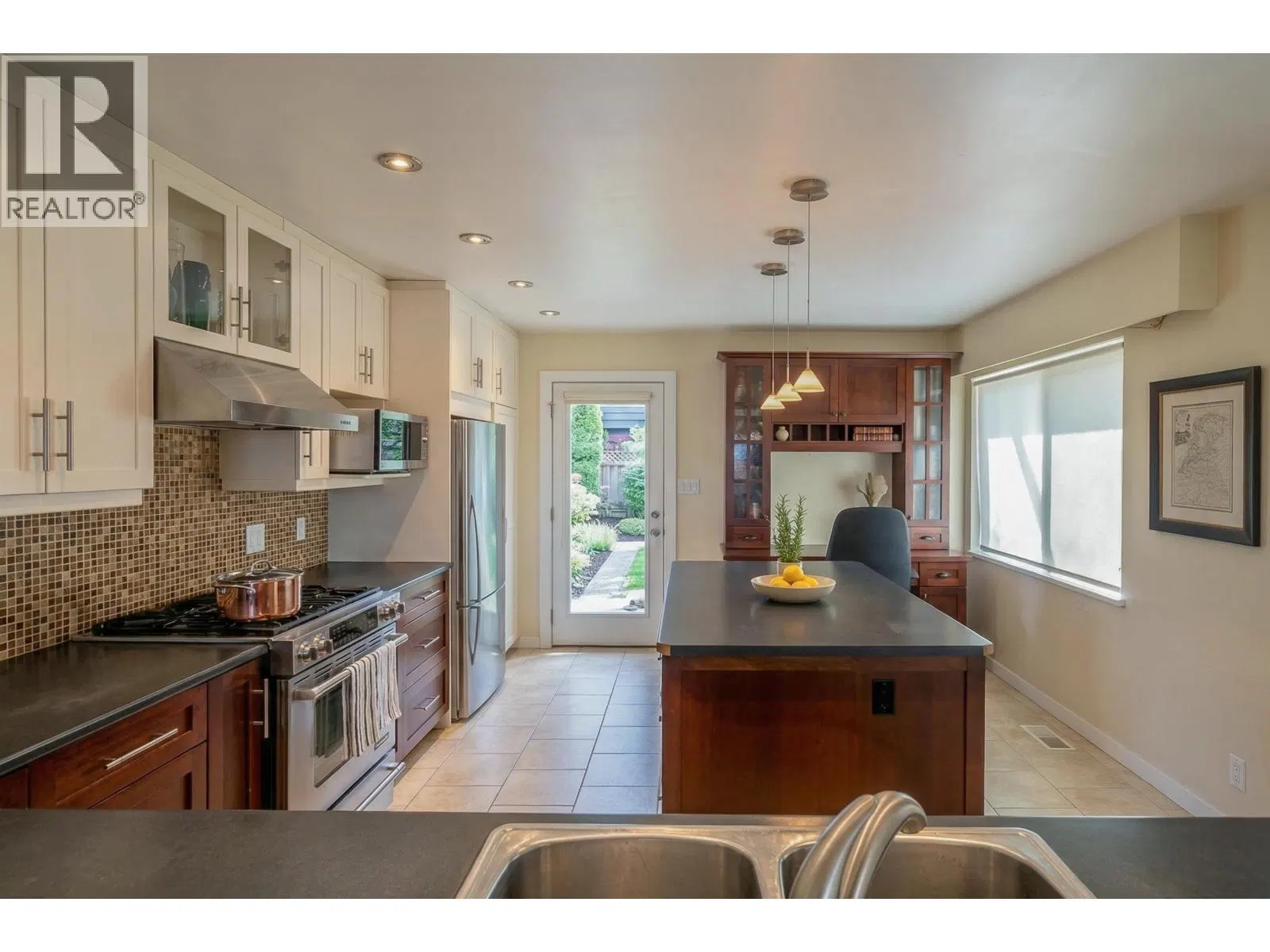 Photo 5 of 18 at 2244 West 32ND Avenue