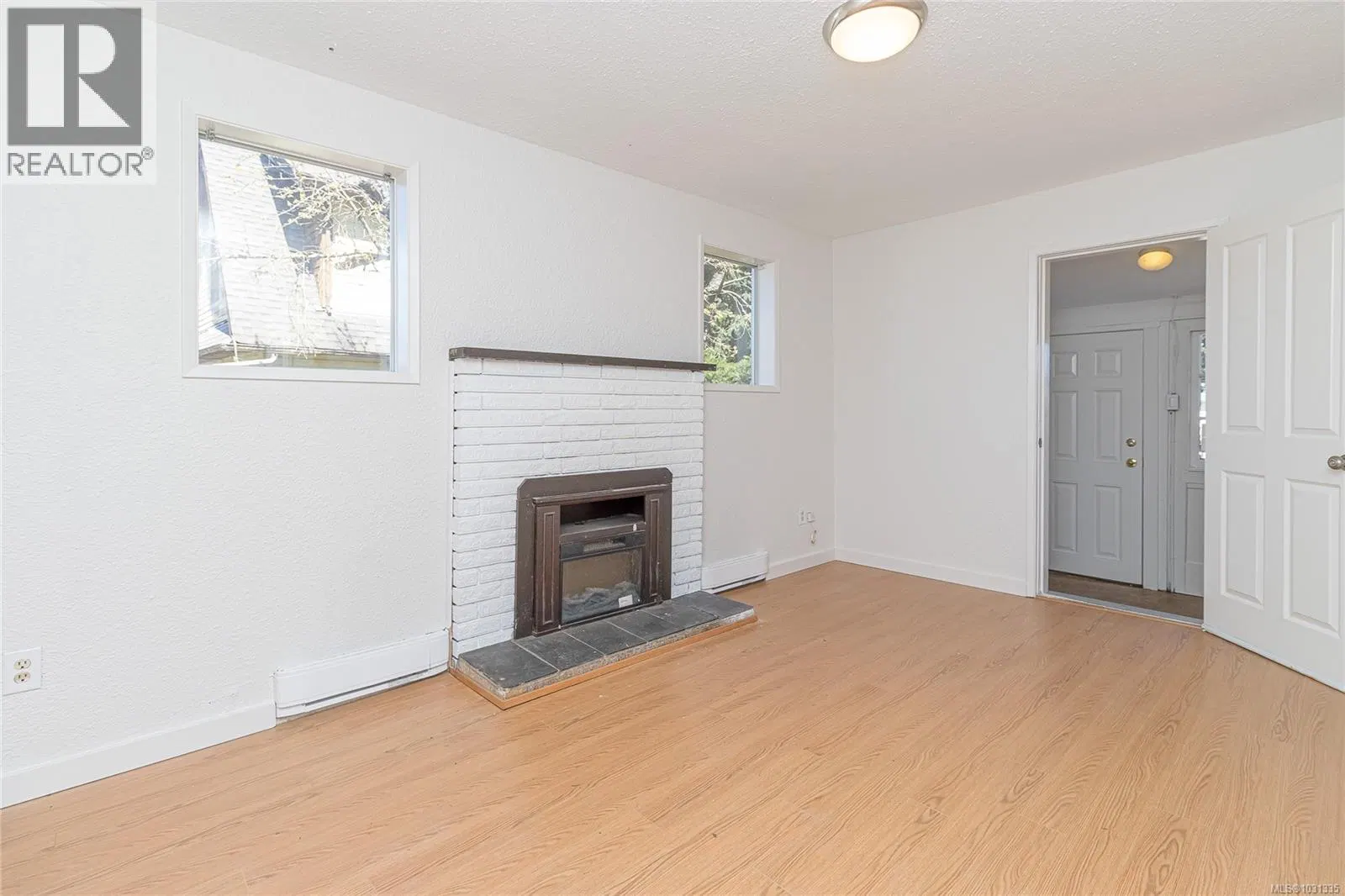 Photo 5 of 13 at 485 Park Avenue