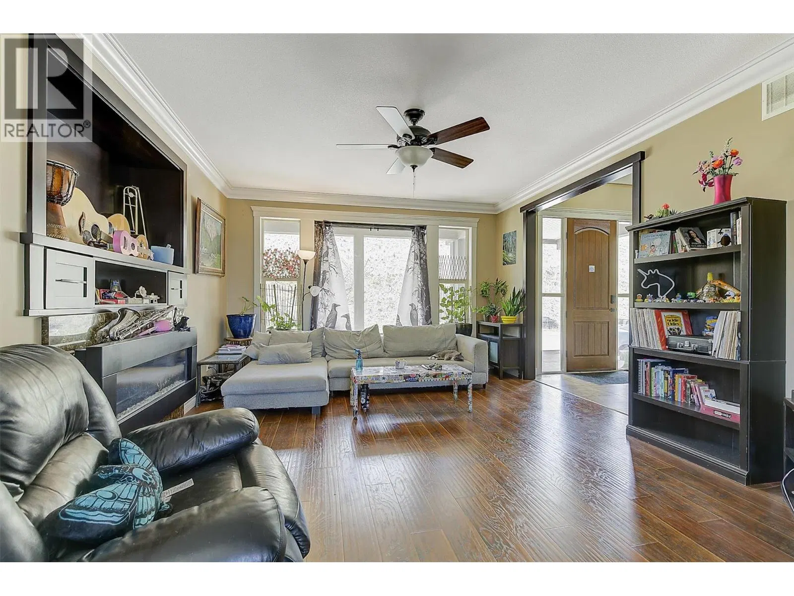 Photo 4 of 42 at 2957 Ensign Lane