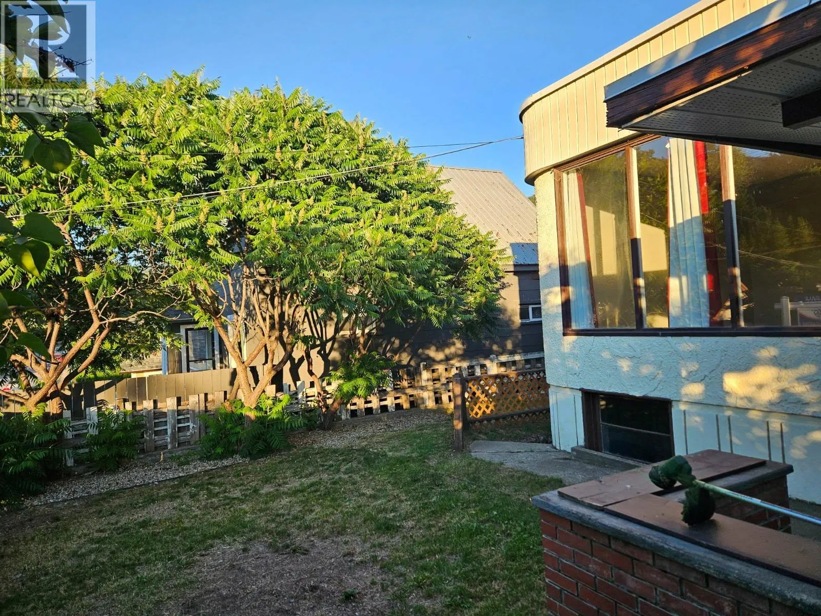 Photo 4 of 40 at 2172 Second Avenue
