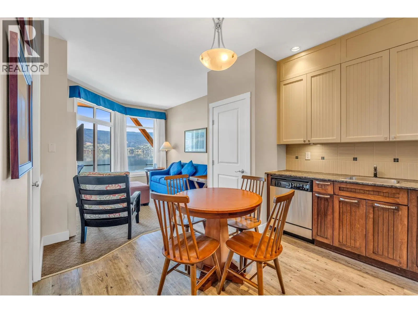 Photo 3 of 33 at #370 – 13011 Lakeshore Drive
