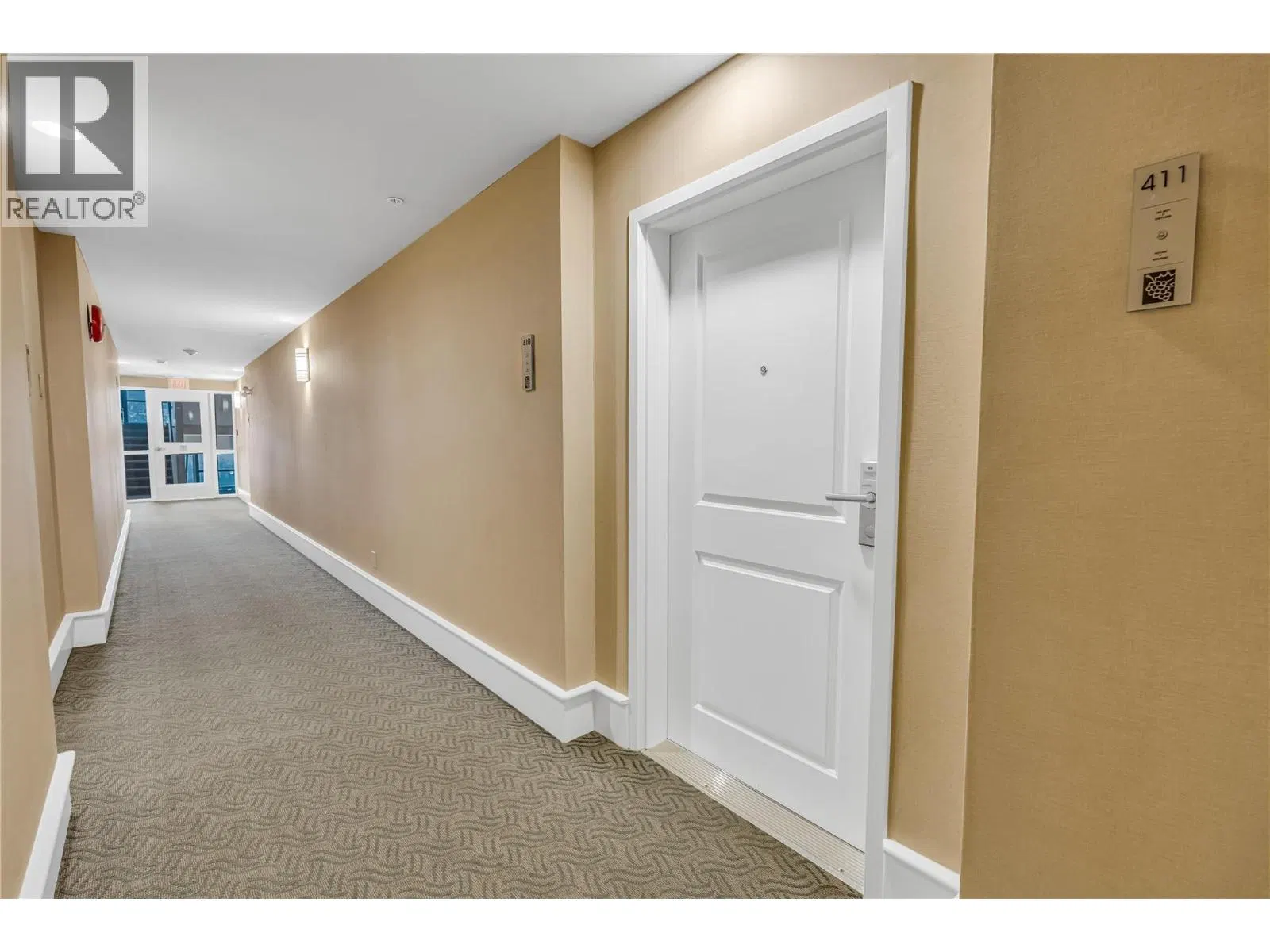 Photo 3 of 43 at #410/411 – 12811 Lakeshore Drive