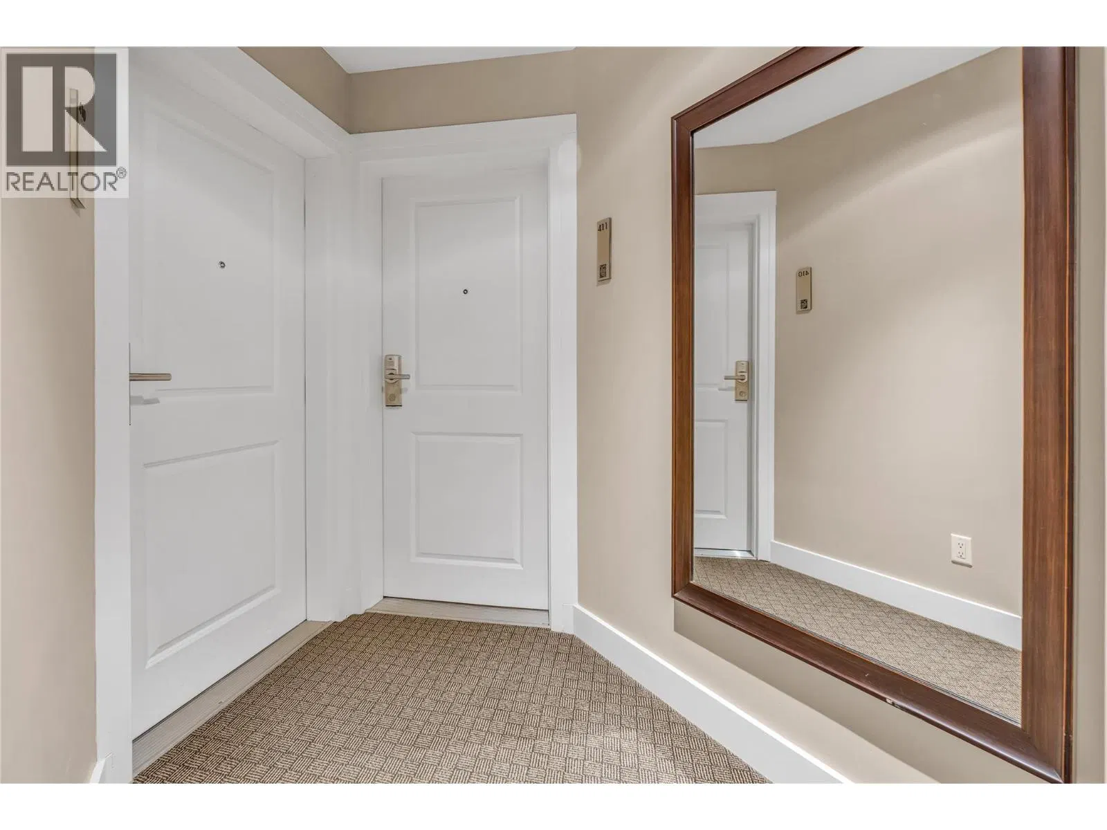 Photo 4 of 43 at #410/411 – 12811 Lakeshore Drive
