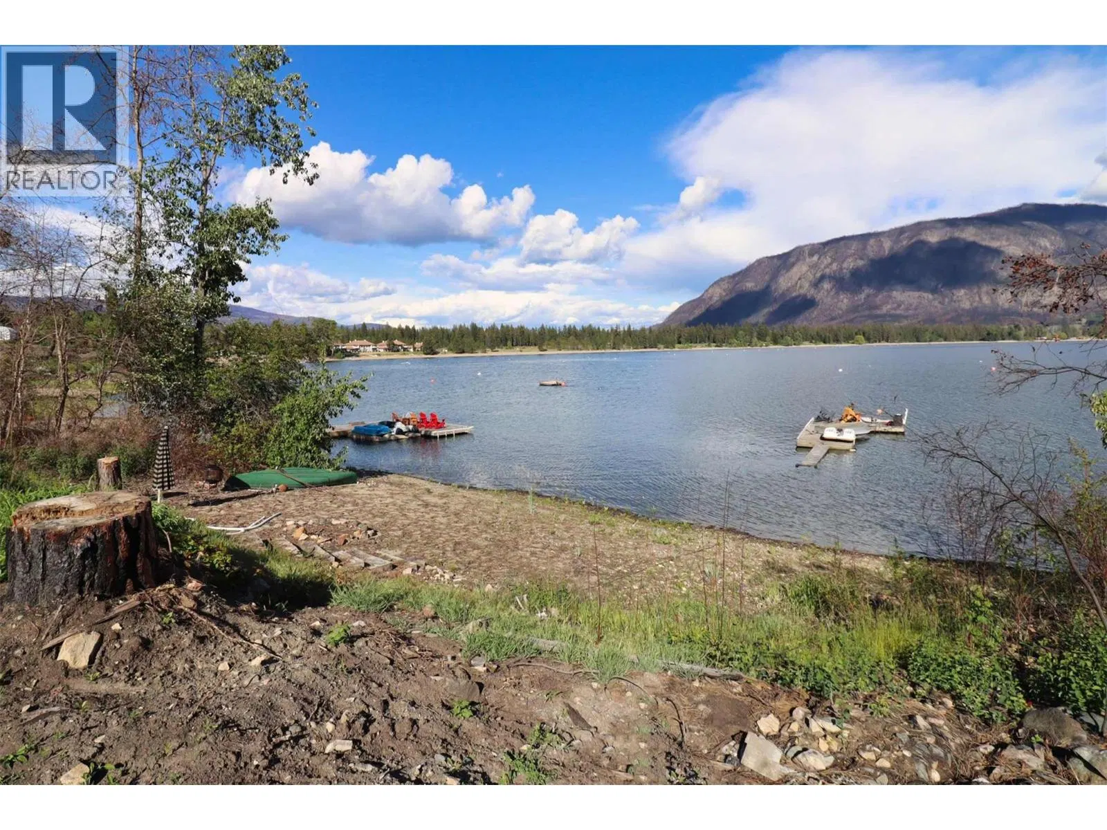 Photo 3 of 28 at 1419 Little Shuswap Lake Road
