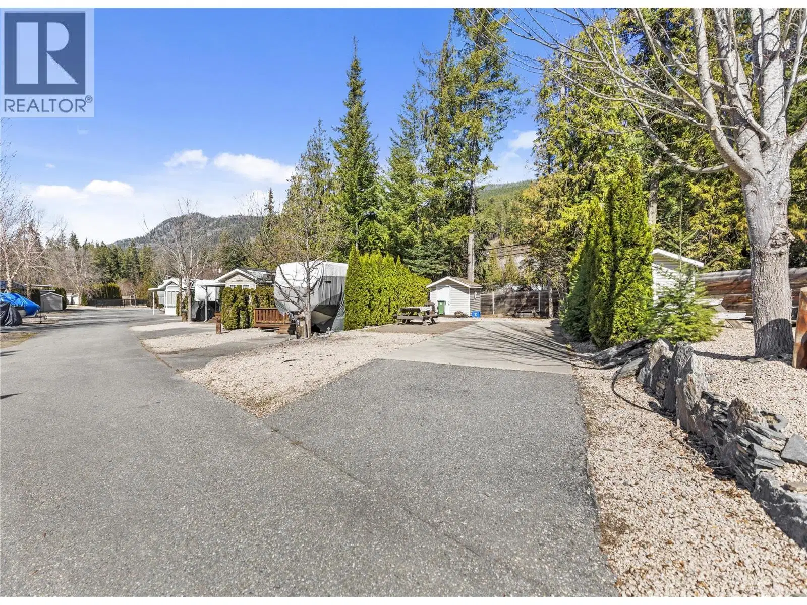 G37 – 2698 Blind Bay Road