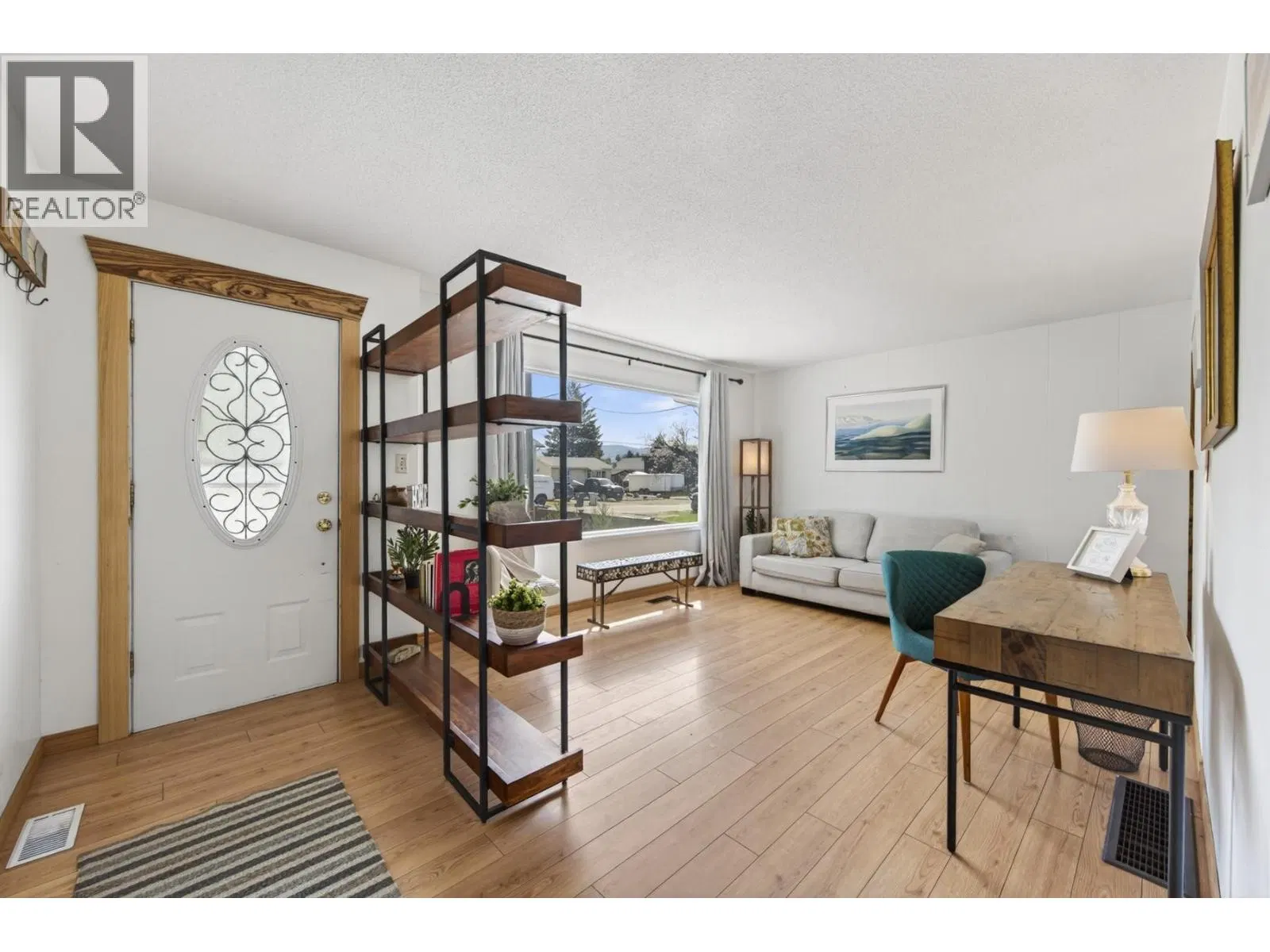 Photo 3 of 45 at 1034 Laroque Street
