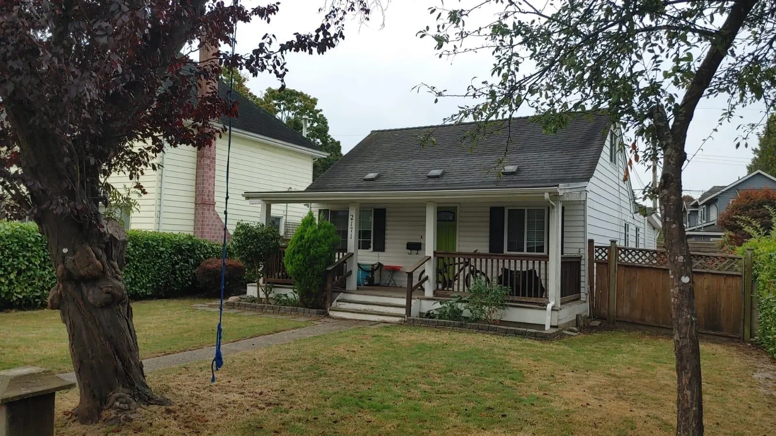 Photo 2 of 17 at 2171 Stirling Avenue