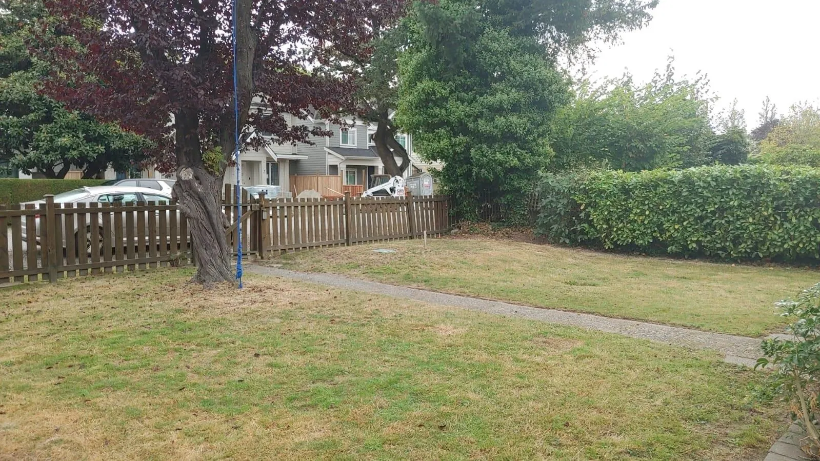 Photo 4 of 17 at 2171 Stirling Avenue