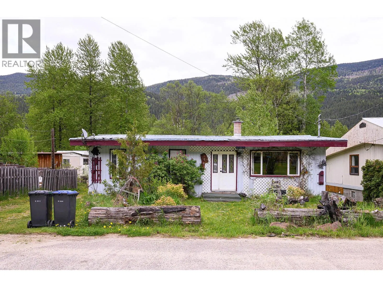Photo 1 of 26 at 3782 River Drive