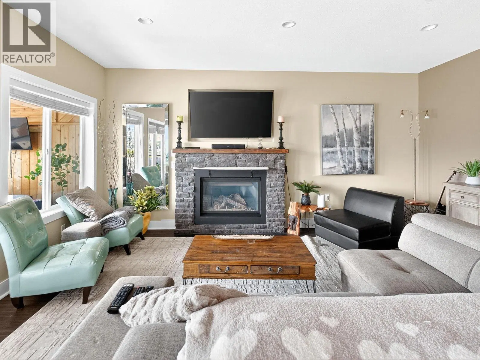 Photo 5 of 31 at 1365 Nishi Court
