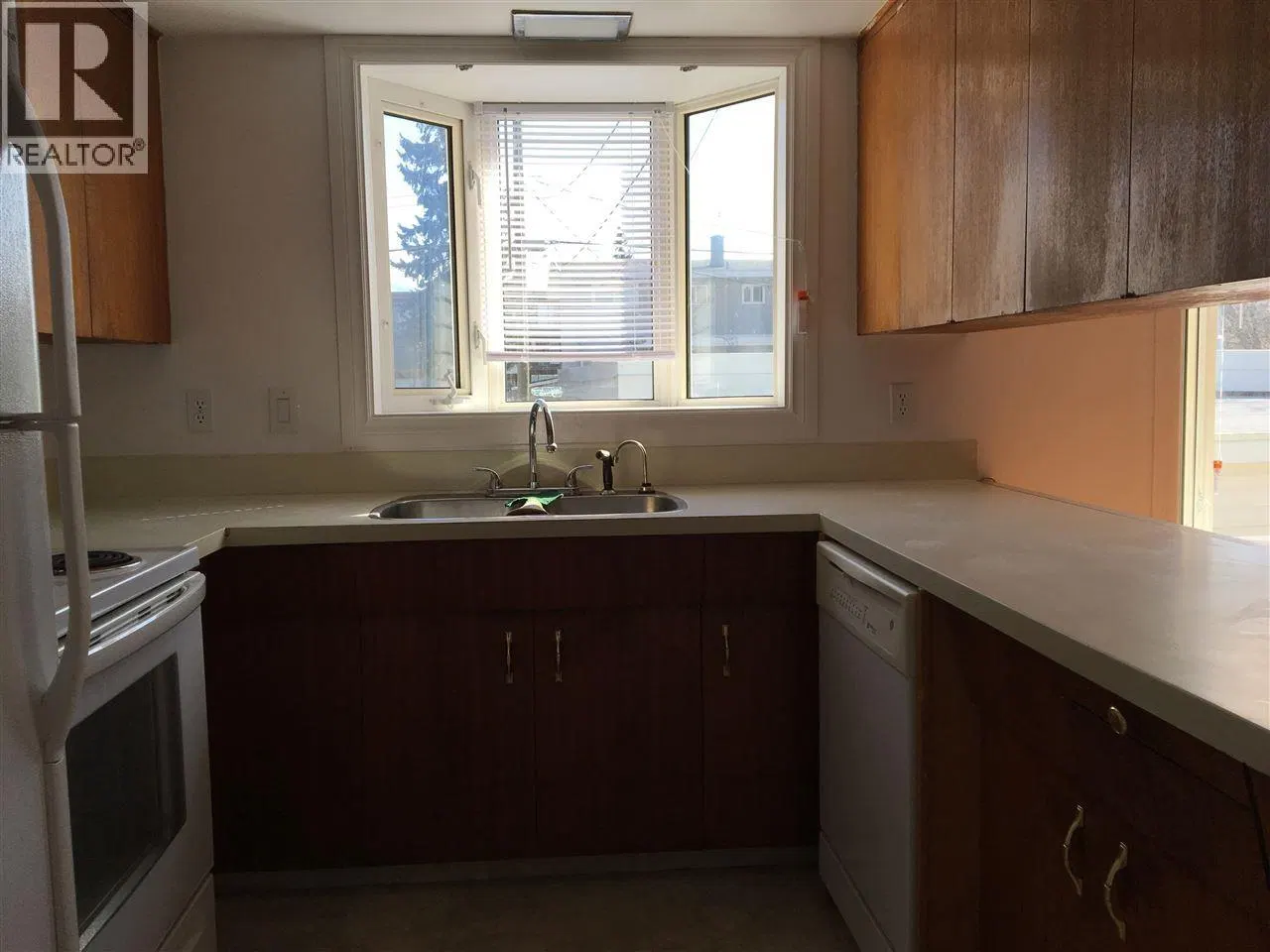 Photo 4 of 13 at 1830 TAMARACK Street