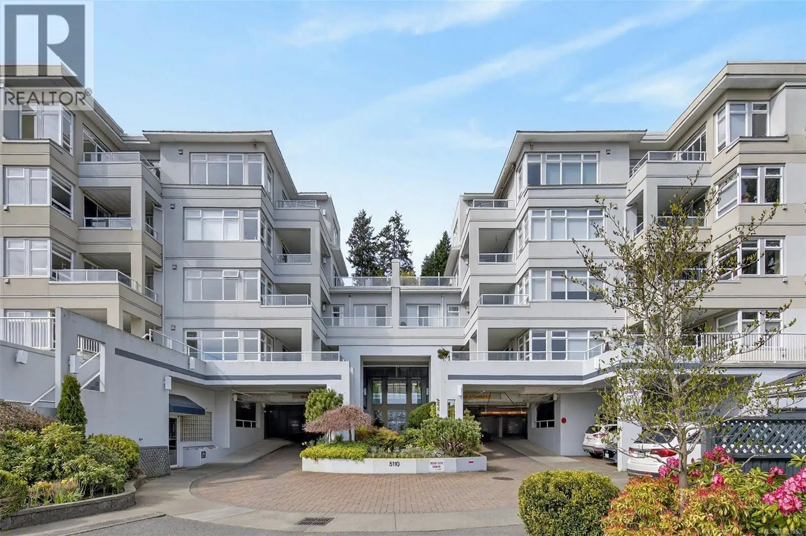 #206 – 5110 Cordova Bay Road