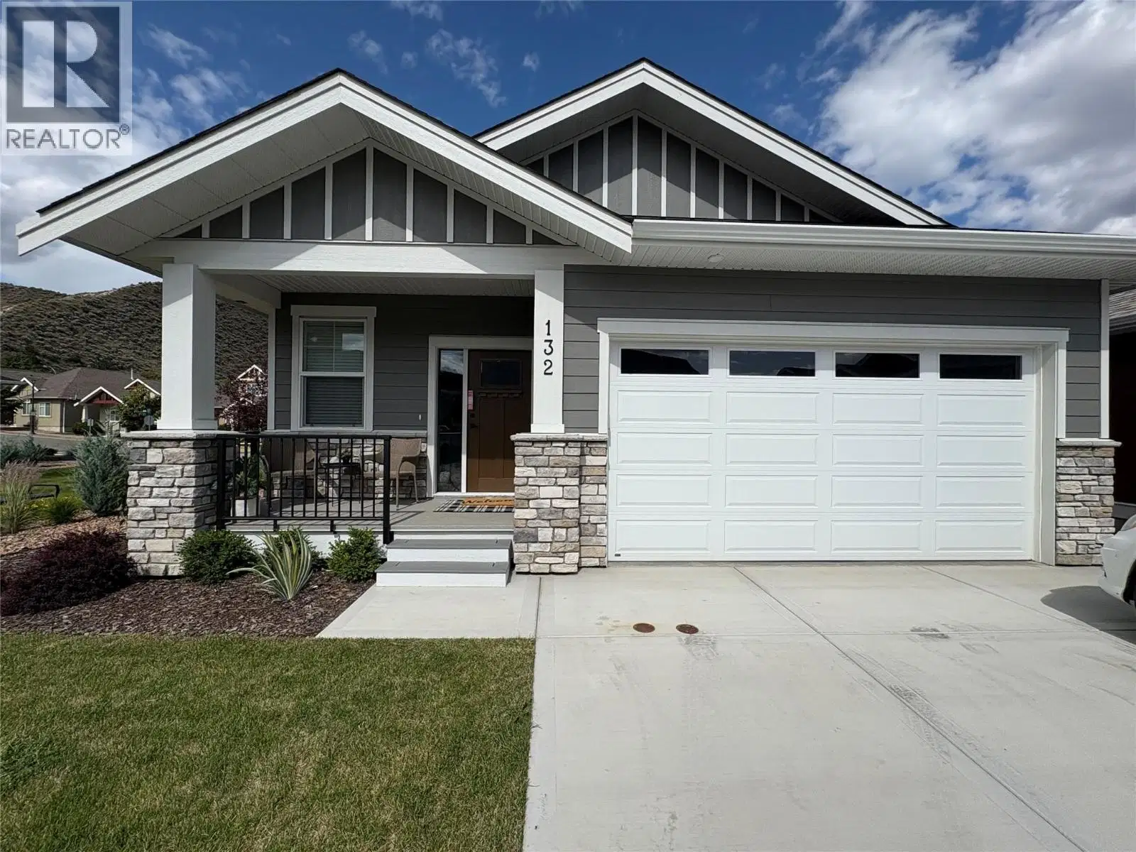 #132 – 200 GRAND Boulevard