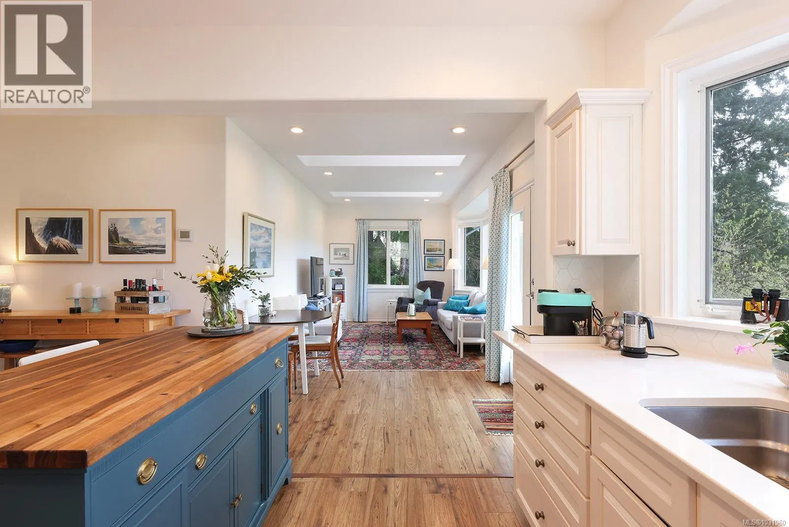 Photo 4 of 73 at 325 Harmston Avenue